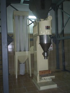 Vidalı dolum makinası